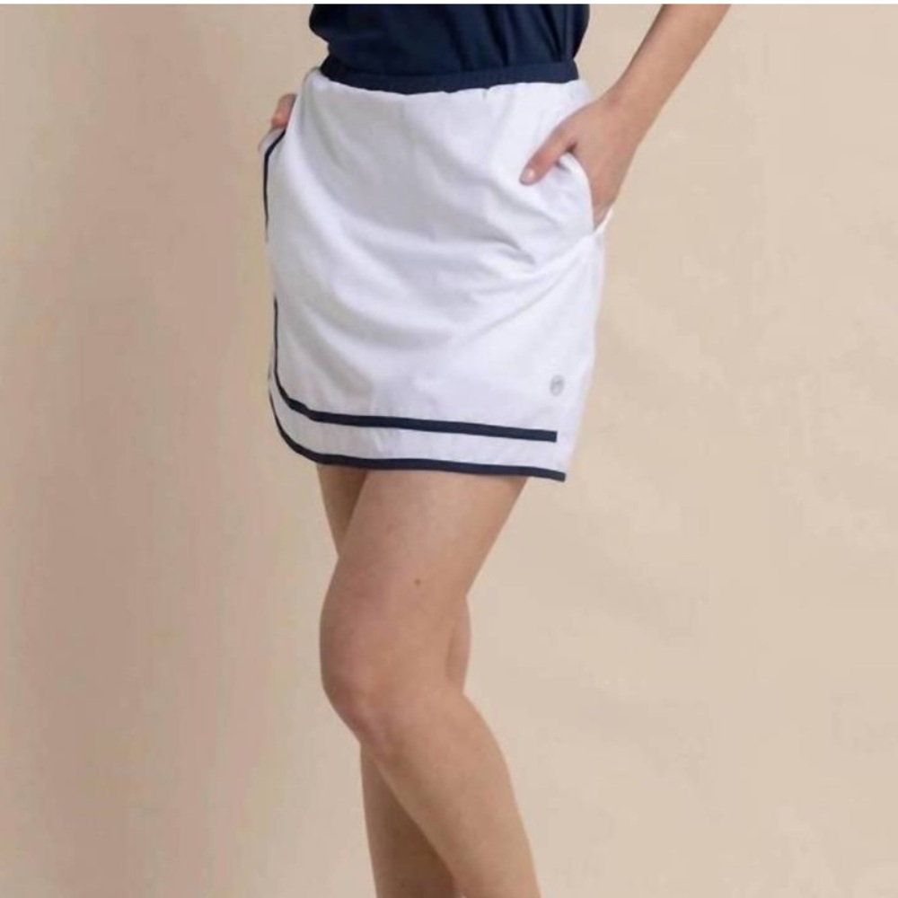 NEW SOUTHERN TIDE Elaina Golf Classic White Skort Skirt Navy Blue Tennis Medium - Picture 5 of 6